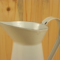 Džbán - v hornej časti cca 1cm nepatrné preliačiny