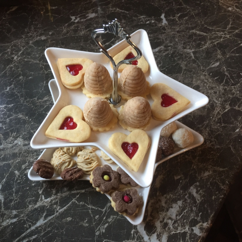 Etažér z porcelánu hviezda