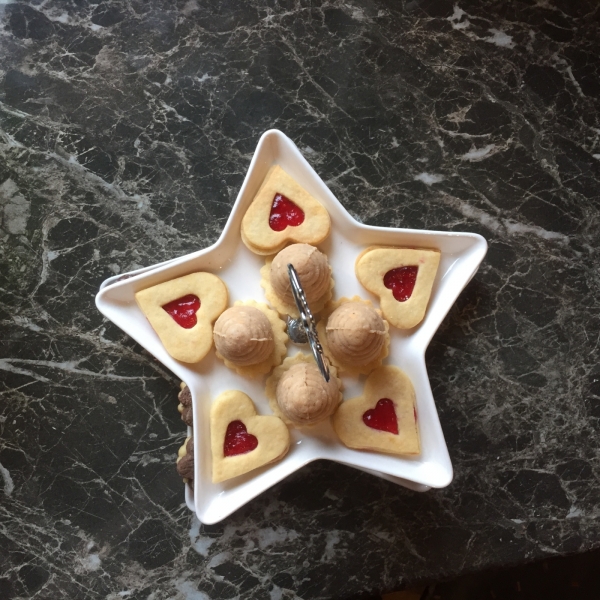 Etažér z porcelánu hviezda