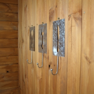 Háčik do kuchyne plechový - nôž 10x28cm