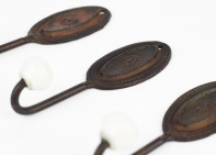 Háčik s porcelánovou úchytkou 12cm