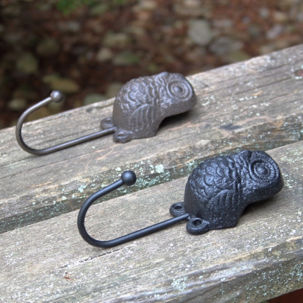 Háčik sa sovou hnědý