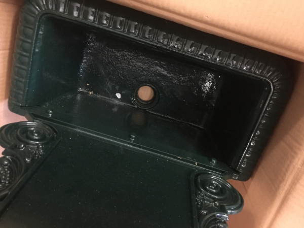 Hlboké záhradné umývadlo s kohoutkem - vyradené