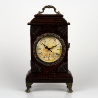 Drevené hodiny s kľúčenkou 10x18x20cm