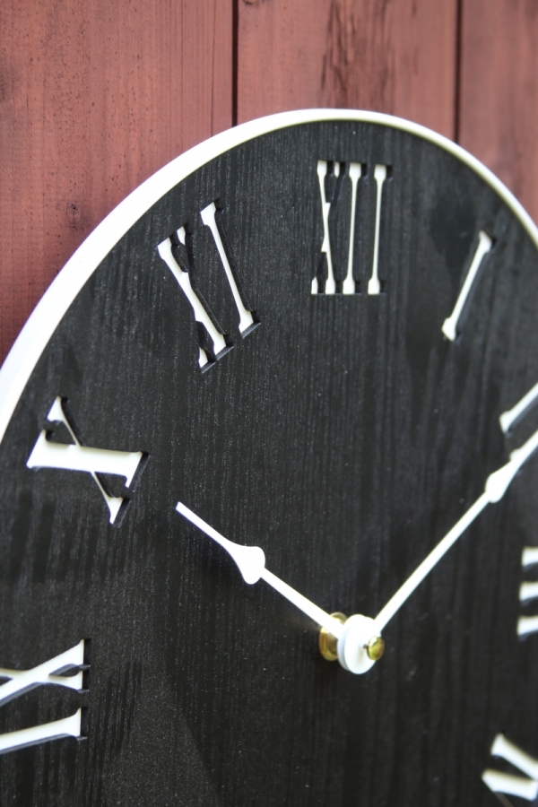 Hodiny nástenné čierne 30cm