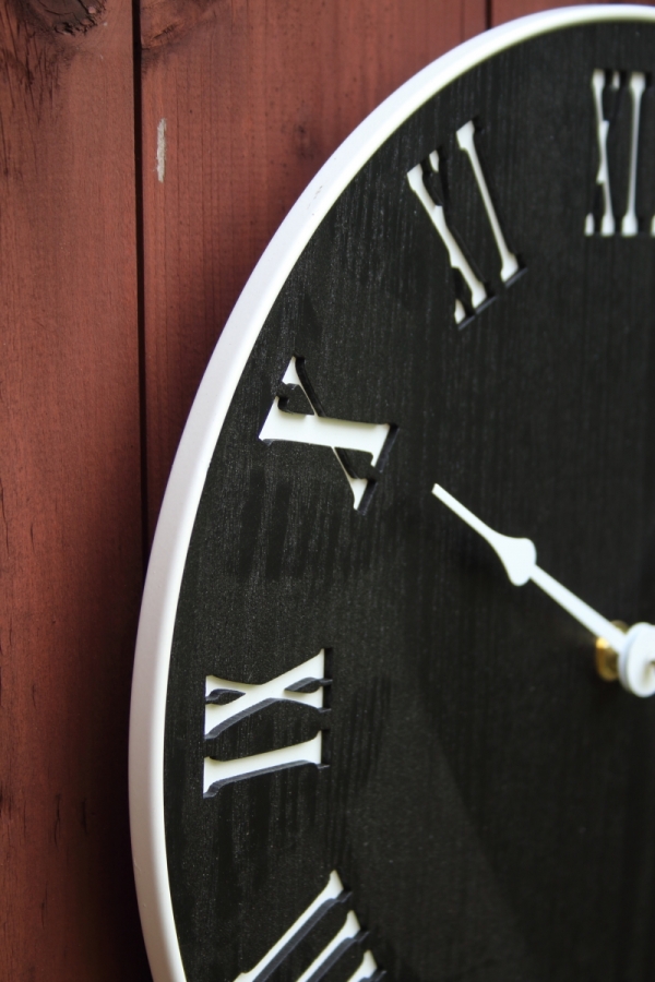 Hodiny nástenné čierne 30cm