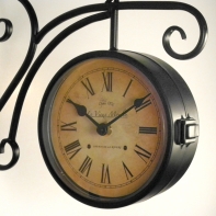 Hodiny nástenné obojstranné kovové 1329