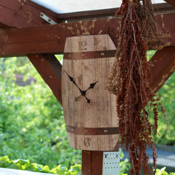 Hodiny nástenné plechové sud 50 x 38,5cm