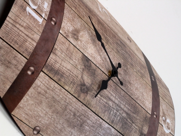 Hodiny nástenné plechové sud 50x38,5cm