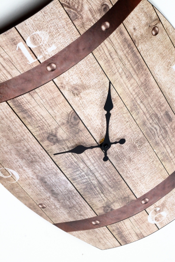 Hodiny nástenné plechové sud 50x38,5cm