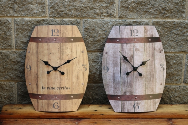 Hodiny nástenné plechové sud In vino veritas 50 x 38,5cm