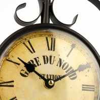 Hodiny obojstranné - vyradené z dôvodu vady strojčekov na jednej strane