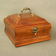 Hodiny retro - poškodené ľahkým škrabancom