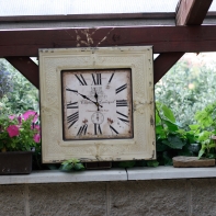 Hodiny sa zámockým vzorom 58x58cm