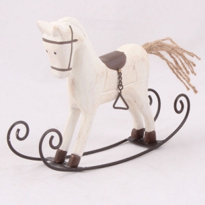 Hojdací drevený koník biely 16x12x3,5cm