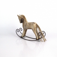 Hojdací drevený koník svetlo hnedý 16 × 12,5 × 3,5 cm