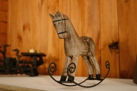 Hojdací koník hnedý St