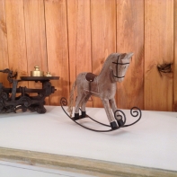 Hojdací koník hnedý St