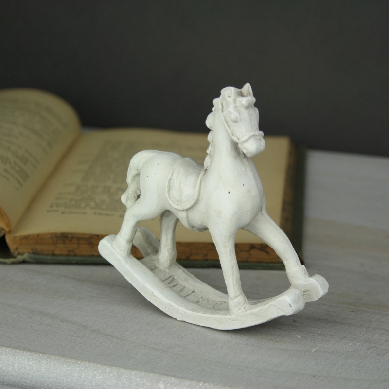 Hojdací kôň biely 13x13cm