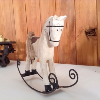 Hojdací kôň biely 22x18x6cm