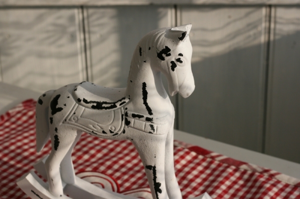 Hojdací kôň drevený biely 22x20cm