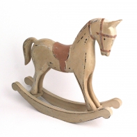 Hojdací kôň drevený hnedý 38×32×8cm
