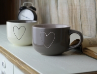 Hrnček buclák hnedý so srdcom 500ml