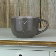 Hrnček buclák hnedý so srdcom 500ml