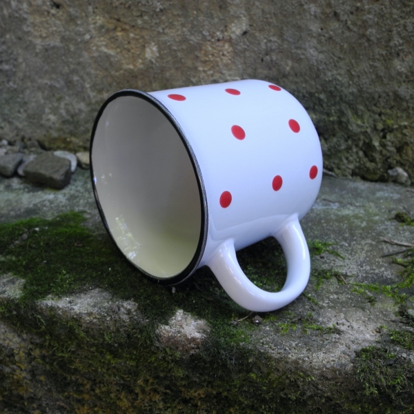 Hrnček keramický biely s červenými bodkami 480ml