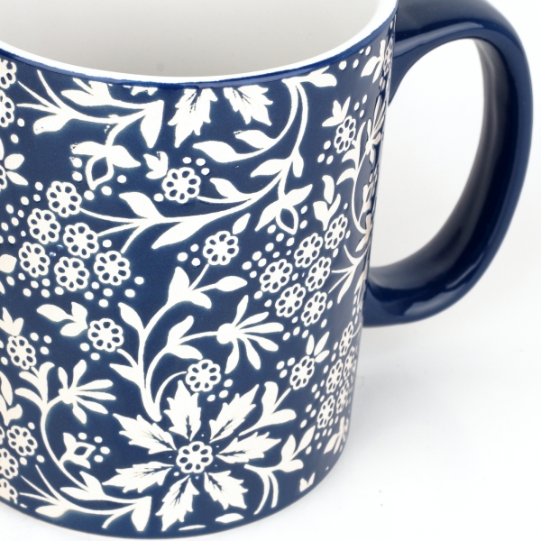 Hrnček kvetinový motív modrobiely 620ml keramika