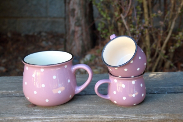 Hrnček s bodkami fialový 230ml