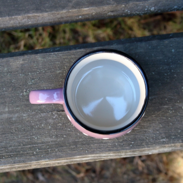 Hrnček s bodkami fialový 230ml