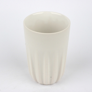 Hrnček s rebrovaním biely 12cm