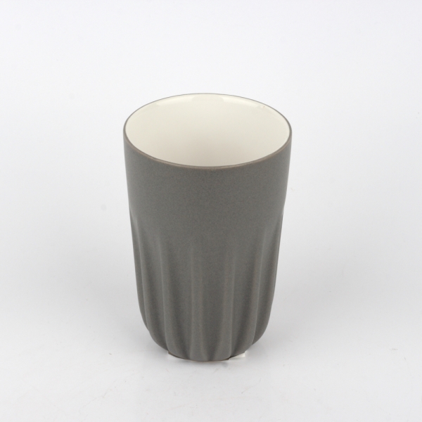 Hrnček s rebrovaním tmavosivý 12cm