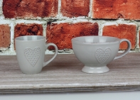 Hrnček so srdcom - ručne zdobený sivý 0,3l