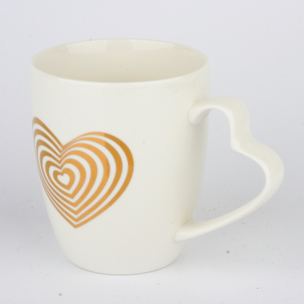 Hrnček so zlatým srdcom v darčekovom balení 360ml