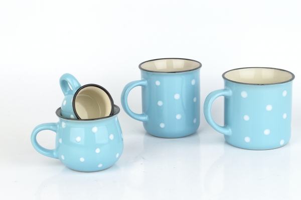 Hrnček svetlo modrý s bielymi bodkami 230ml