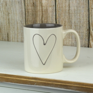 Hrnček XXL krémovej srdce 0,6l
