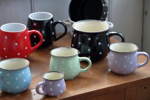 Hrnček zelený s bielymi bodkami 230ml