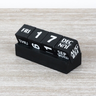 Kalendár 12x4,5x6cm dek5304