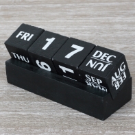 Kalendár 12x4,5x6cm dek5304