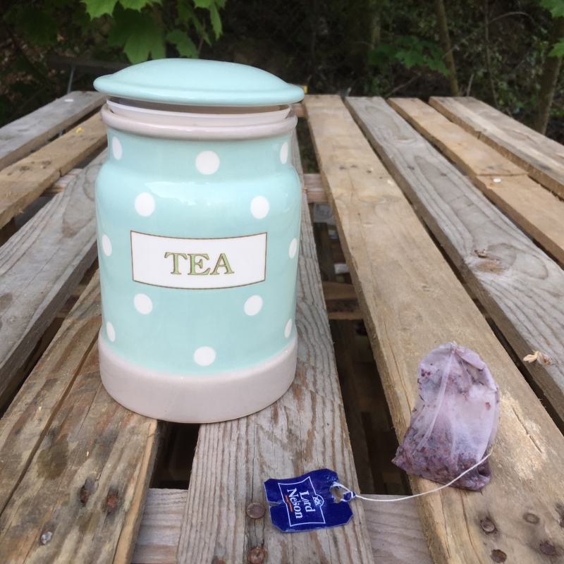 Keramická dóza na čaj CREAM AND COUNTRY 14,5cm