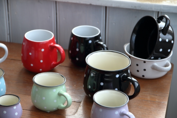 Keramická miska biela s čiernymi bodkami 560 ml s uškami