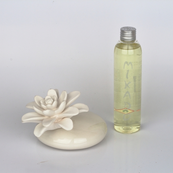 Keramický dizajnový difuzér biely oválny Blanco Frutos Rojos 200ml