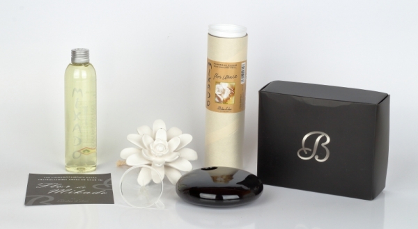 Keramický difuzér čierny oválny červená ruža Negro Flor Blanca 200ml