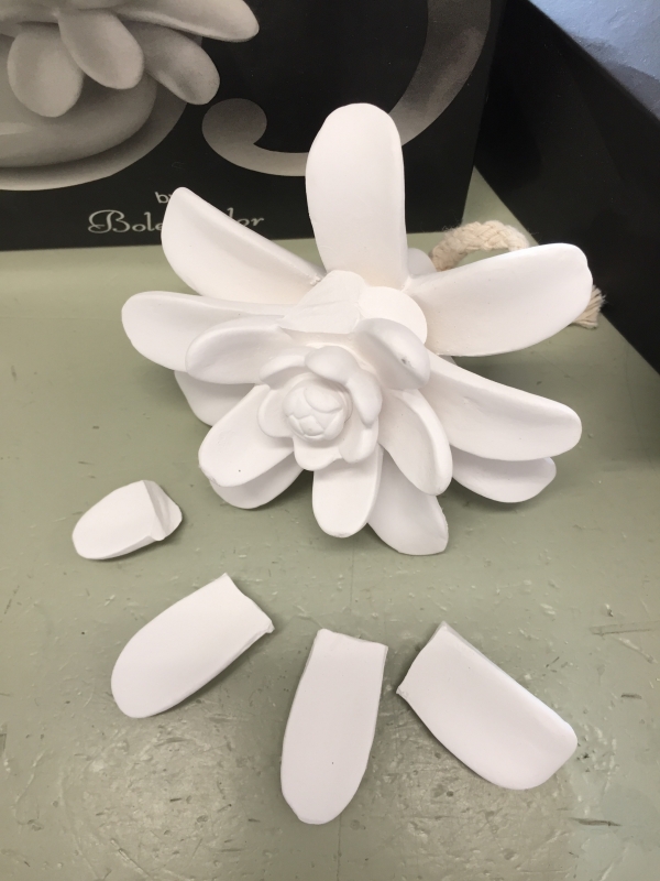 Keramický difuzér čierny oválny červená ruža Negro Flor Blanca - vyradené