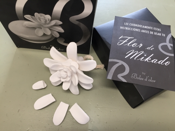 Keramický difuzér čierny oválny červená ruža Negro Flor Blanca - vyradené