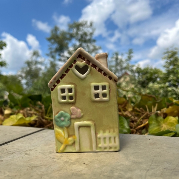 Keramický domček 11 x 7 x 6 cm