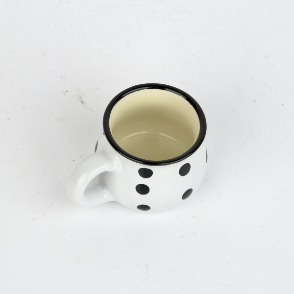 Keramický hrnček biely s čiernymi bodkami 75ml