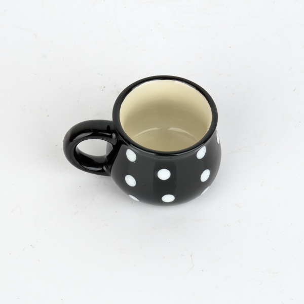 Keramický hrnček čierny s bielymi bodkami 75ml